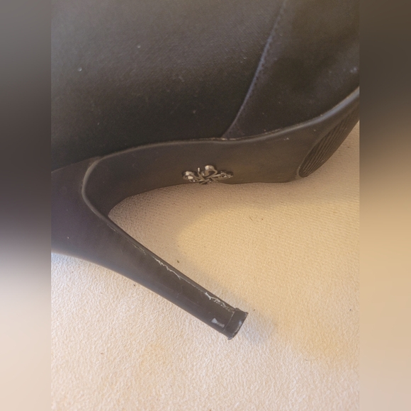 Simple Vera Vera Wang Women's Shoe Heel Size 6 M with Stretchable upper mat - Picture 5 of 7